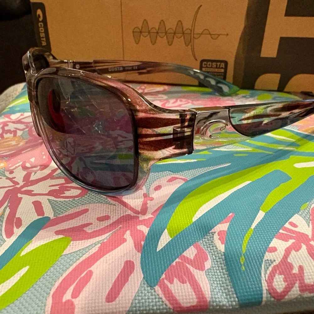 Women’s Costa Sunglasses - Picture 4 of 6